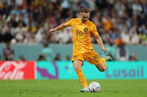 库普梅纳斯：踢伪边锋的战术非常适合我，很高兴得到了教练的信任