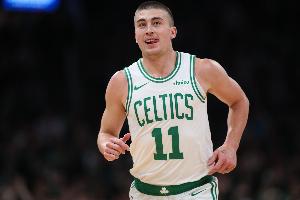 记者：凯尔特人自身的进攻维持得很好 老鹰阵地战挡拆水平有限