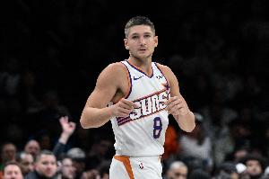 板凳火力！格雷森·阿伦替补16中7拿19分 三分11中4