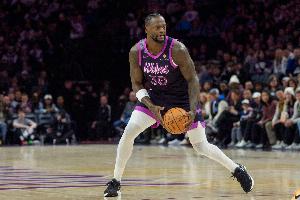 一丁点状态都没有！兰德尔各种打铁 全场13中2&三分3中0