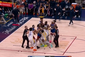 人不少事不大！勇士和掘金发生小冲突 纳吉&小佩顿&梅尔顿3人技犯