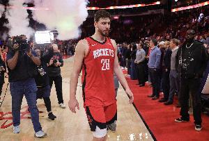 火龙喷火！申京在近4场比赛中3场砍下30+ 赛季场均得分20.7