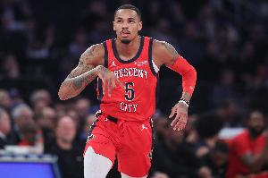 填满数据栏！德章泰·穆雷14中8得19分4板6助1断1帽 得分全队最高