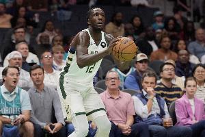 填满数据栏！普林斯出战38分钟12中7得到18分7篮板8助攻1断1帽