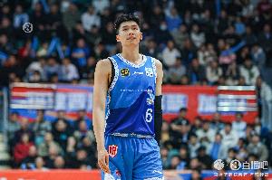 高效输出！邹阳打满首节 5投4中拿下9分2篮板&正负值+7