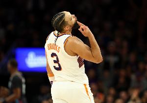 上强度！狄龙：防守库里的关键是让他陷入阵地消耗并增加身体对抗