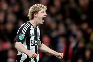 罗马诺：戈登对今夏离队持开放态度，拜仁是他潜在的下家之一