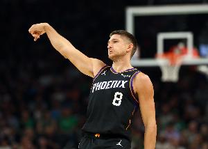 奥特：阿伦腿筋恢复取得进展 目前关键就看他能否完成全速冲刺