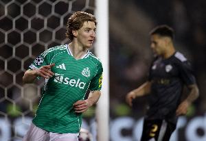 法尔克：拜仁对戈登预期转会费6000万欧，但纽卡要价9200万欧