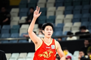 状态全无！赵嘉仁半场出战13分钟 6投0中颗粒无收