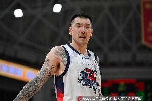 稳定两双输出！陶汉林替补12中6拿下13分10板1帽 5前场板