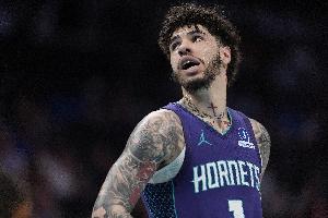 被打懵了！黄蜂本场83投23中&命中率仅33.7% 球队本赛季第二低