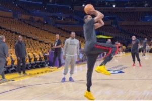 将缺席湖火G1！杜兰特赛前参加热身 秀招牌跳投&膝伤似无大碍