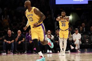 真准！湖人首节手感爆棚 19投15中命中率高达79%