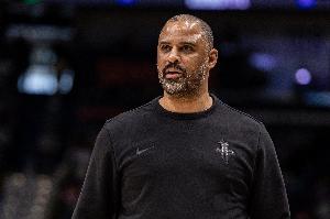 杨健：火箭有些投篮就是为抢板 立棍单打太多 湖人打火箭很有心得