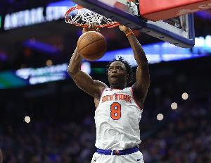 攻防在线！阿努诺比半场6中3得11分5板 正负值+7暂全队最高