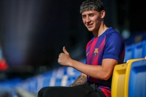 巴萨官方：B队20岁小将帕西菲科左膝前十字韧带断裂，1月才刚加盟