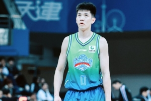 不对劲啊！林庭谦半场仅出手2次未得分送2助攻 正负值-12最低