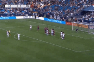 直奔死角！罗伊斯美职联任意球直接破门